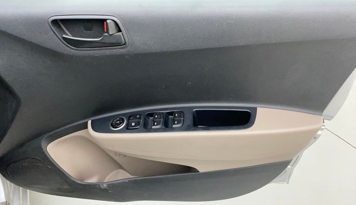 2017 Hyundai Grand i10 MAGNA 1.2 KAPPA VTVT, Petrol, Manual, 63,370 km, Driver Side Door Panels Control