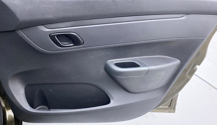 2016 Renault Kwid RXT, Petrol, Manual, 84,430 km, Driver Side Door Panels Control
