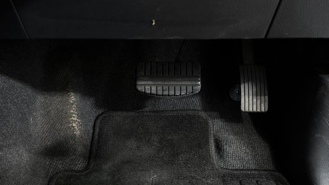 2022 Mitsubishi Triton Gsr (4x4), Automatic, 58439 km, Pedals and Footmat
