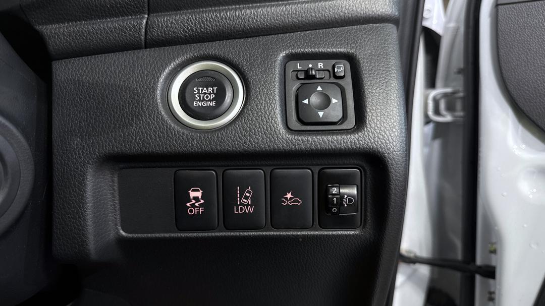 2022 Mitsubishi Triton Gsr (4x4), Automatic, 58439 km, Utility Switches/Buttons