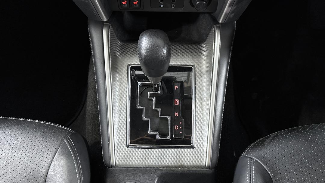 2022 Mitsubishi Triton Gsr (4x4), Automatic, 58439 km, Gear Lever 