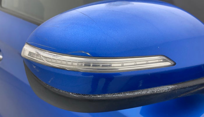 2019 Hyundai Elite i20 ASTA (O) CVT, Petrol, Automatic, 45,276 km, Right rear-view mirror - Indicator light has minor damage