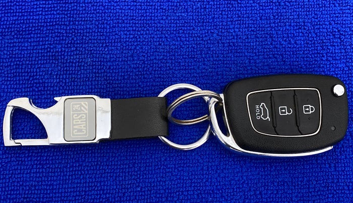 2019 Hyundai VENUE S 1.2, Petrol, Manual, 6,137 km, Key Close Up