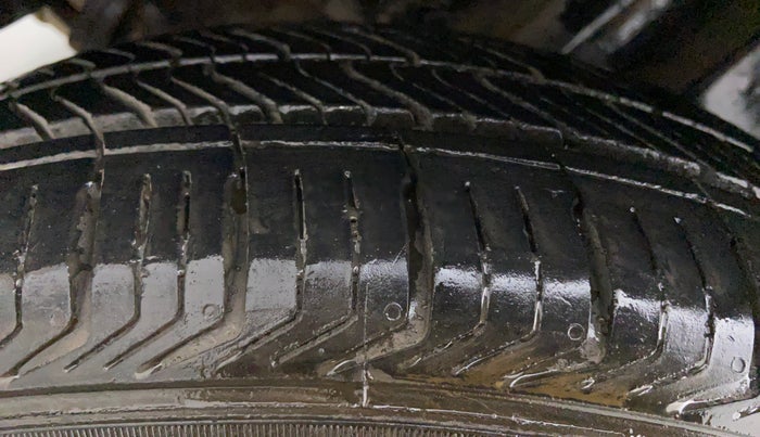 2016 Maruti Swift VDI, Diesel, Manual, 59,552 km, Right Rear Tyre Tread