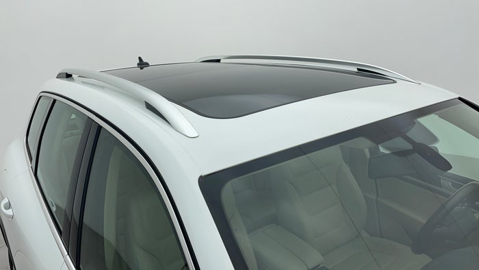 Volkswagen Touareg-Roof/Sunroof View