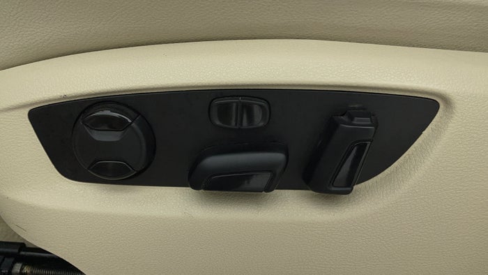 Volkswagen Touareg-Driver Side Adjustment Panel