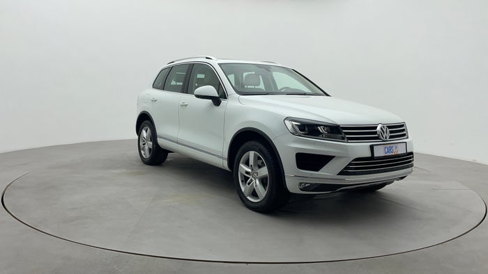 Volkswagen Touareg-Front Left
