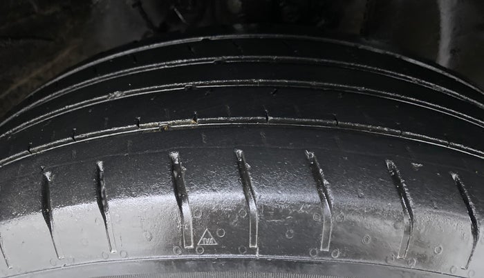 2019 Hyundai VENUE S MT 1.2 KAPPA, Petrol, Manual, 45,571 km, Right Front Tyre Tread