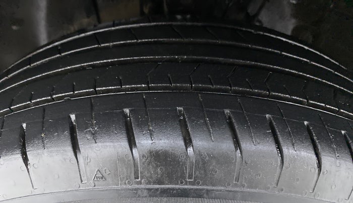 2019 Hyundai VENUE S MT 1.2 KAPPA, Petrol, Manual, 45,571 km, Left Front Tyre Tread