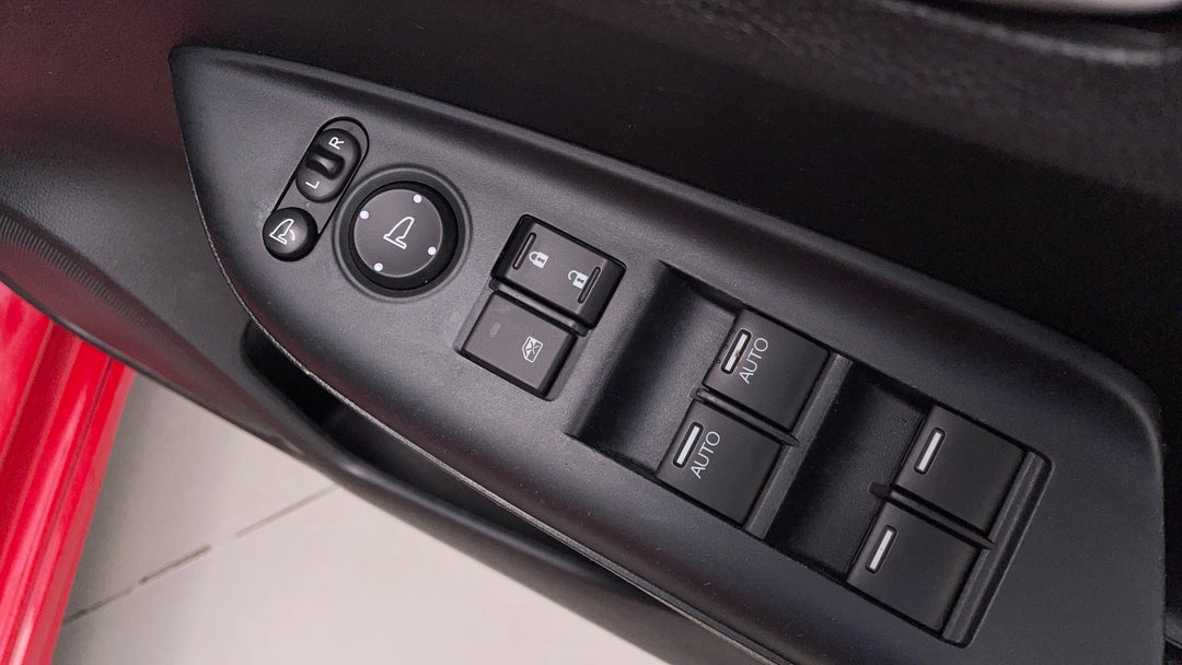 2014 Honda Jazz Vti-s, Automatic, 118220 km, Drivers Side Door Panel Controls
