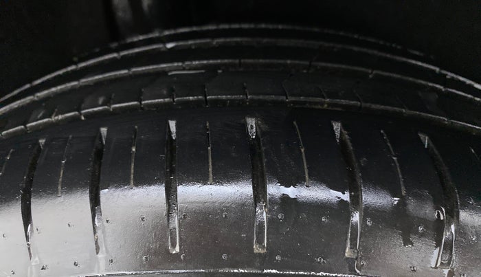 2016 Maruti Baleno ALPHA 1.2 K12, Petrol, Manual, 65,818 km, Right Rear Tyre Tread