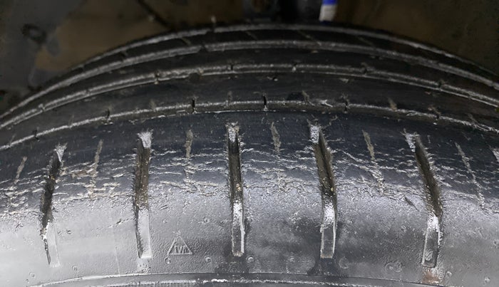 2016 Maruti Baleno ALPHA 1.2 K12, Petrol, Manual, 65,818 km, Left Front Tyre Tread