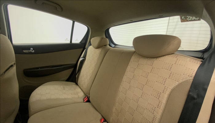 2011 Hyundai i20 ASTA 1.2, Petrol, Manual, 46,496 km, Right Side Rear Door Cabin