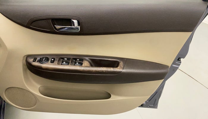 2011 Hyundai i20 ASTA 1.2, Petrol, Manual, 46,496 km, Driver Side Door Panels Control
