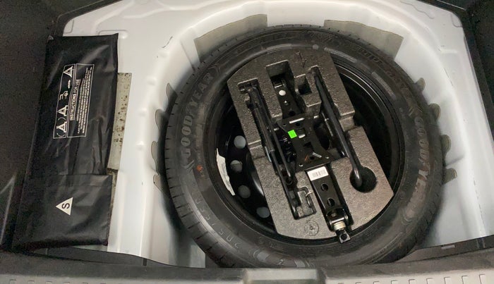 2022 Volkswagen TAIGUN GT 1.5 TSI MT, Petrol, Manual, 16,255 km, Spare Tyre