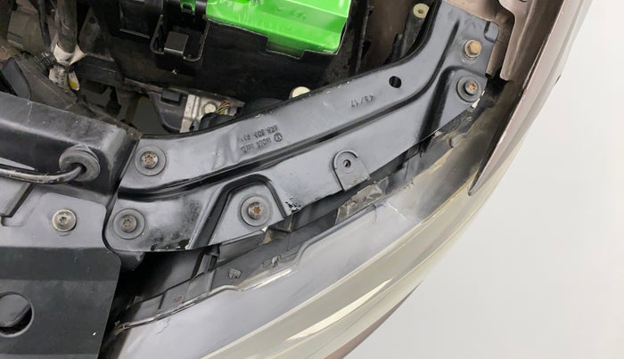 2018 Volkswagen Polo HIGHLINE PLUS 1.2(16 ALLOY, Petrol, Manual, 80,489 km, Left headlight - Clamp has minor damage