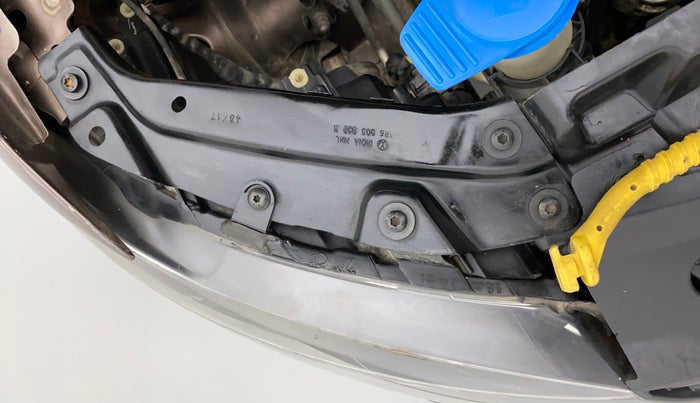 2018 Volkswagen Polo HIGHLINE PLUS 1.2(16 ALLOY, Petrol, Manual, 80,489 km, Right headlight - Clamp has minor damage
