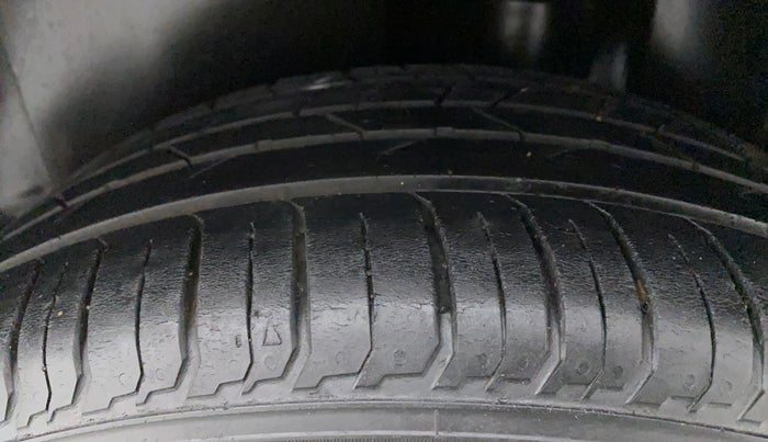 2018 Volkswagen Polo HIGHLINE PLUS 1.2(16 ALLOY, Petrol, Manual, 80,489 km, Left Rear Tyre Tread