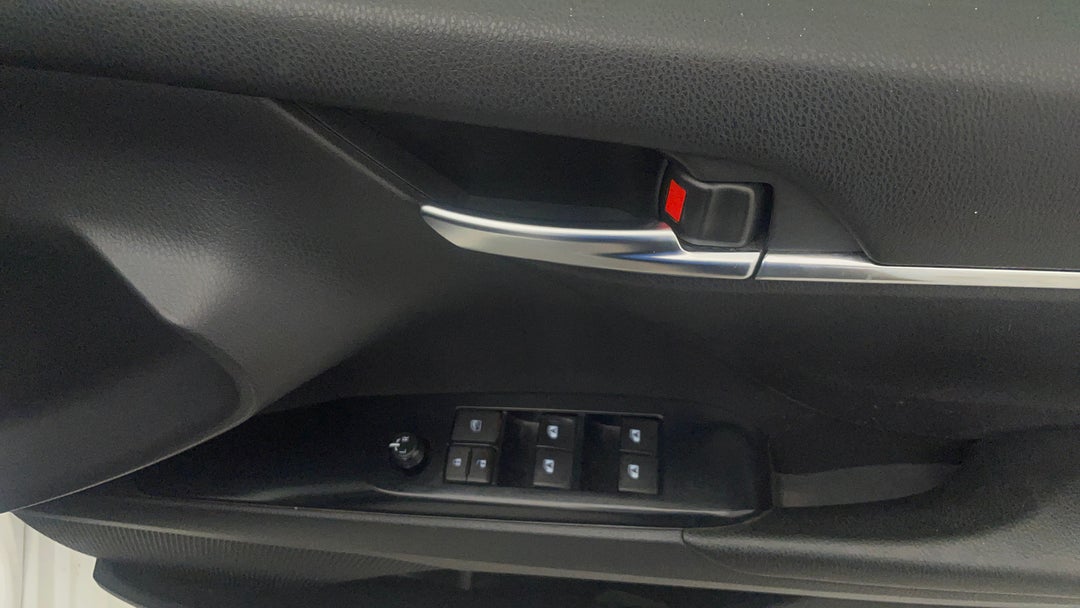 2018 Toyota Camry Ascent Hybrid, Automatic, 173422 km, Drivers Side Door Panel Controls