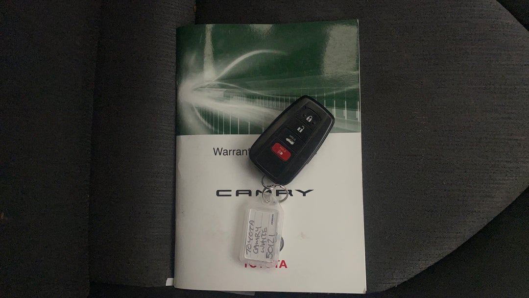 2018 Toyota Camry Ascent Hybrid, Automatic, 173422 km, Key Close-up