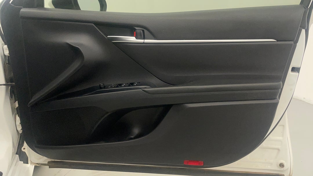 2018 Toyota Camry Ascent Hybrid, Automatic, 173422 km, Speaker View