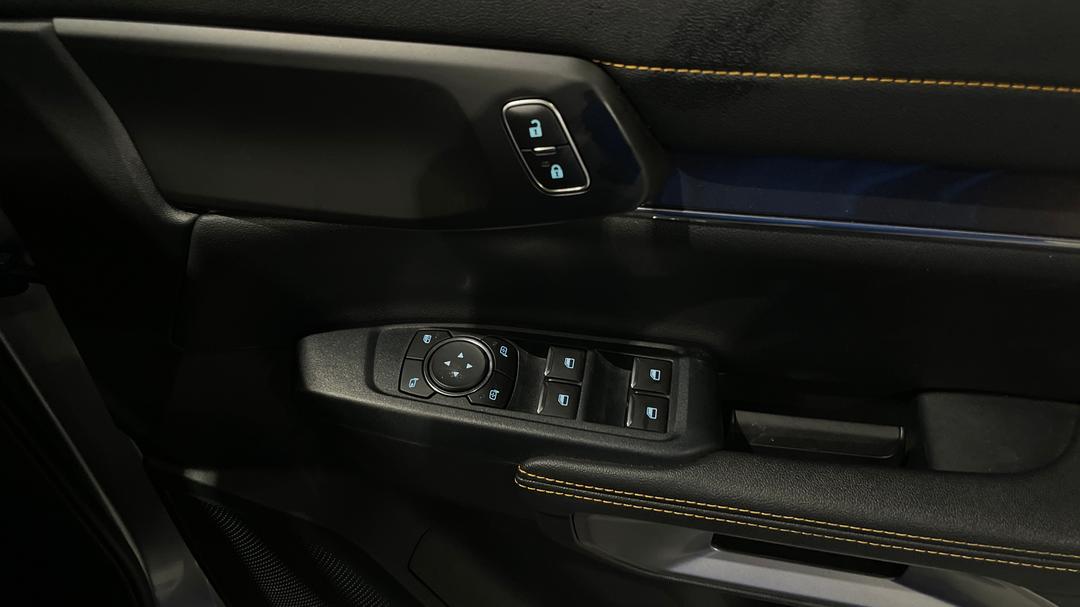 2023 Ford Ranger Wildtrak 2.0 (4x4), Automatic, 37559 km, Drivers Side Door Panel Controls