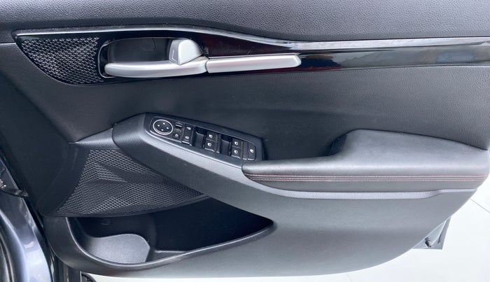 2019 KIA SELTOS GTK 1.4 GDI PETROL, Petrol, Manual, 25,489 km, Driver Side Door Panels Control