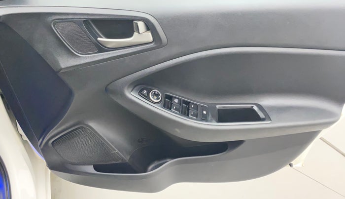 2017 Hyundai Elite i20 ASTA 1.2 DUAL TONE, Petrol, Manual, 82,163 km, Driver Side Door Panels Control