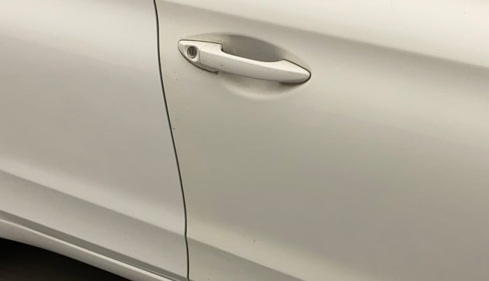 2017 Hyundai Elite i20 ASTA 1.2 DUAL TONE, Petrol, Manual, 82,163 km, Driver-side door - Paint has faded