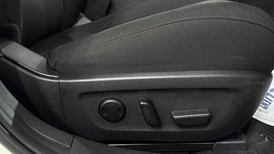 2023 Mazda Mazda3 G25 Evolve Sp, Automatic, 26181 km, Drivers Side Adjustment Panel