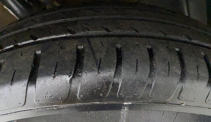 2020 Maruti Swift VXI D, Petrol, Manual, 25,373 km, Left Front Tyre Tread