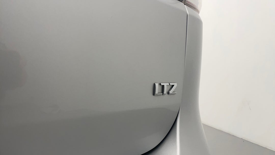 Badge (Boot Right Side)