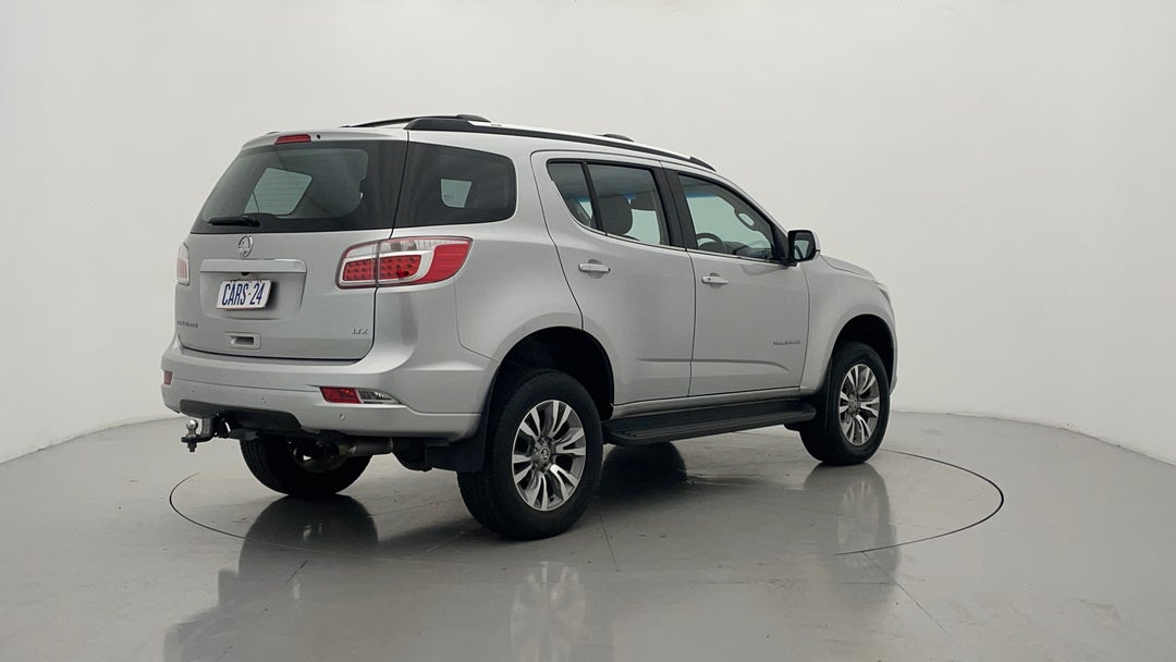 Right Back Diagonal (45- Degree) View