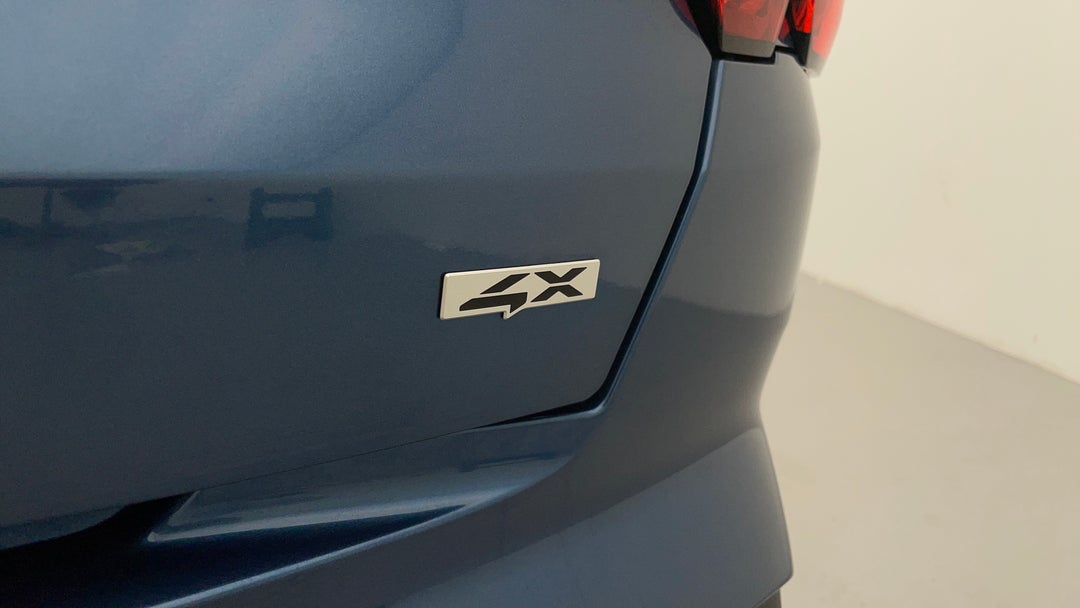 Badge (Boot Right Side)