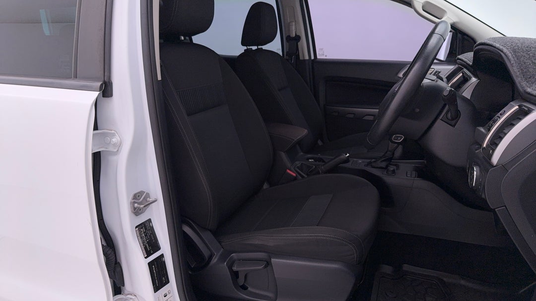 2018 Ford Ranger Xlt 2.0 (4x4), Automatic, 93141 km, Right Side Front Door Cabin View