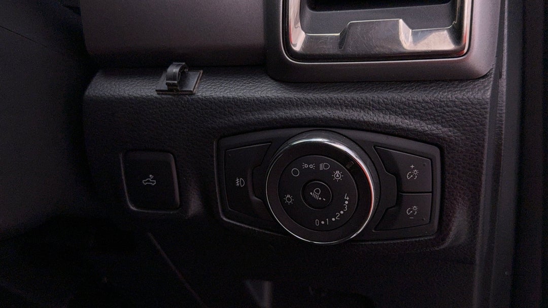 2018 Ford Ranger Xlt 2.0 (4x4), Automatic, 93141 km, Utility Switches/Buttons