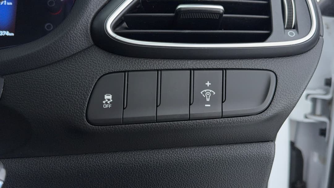2022 Hyundai i30 i30, Automatic, 57374 km, Utility Switches/Buttons