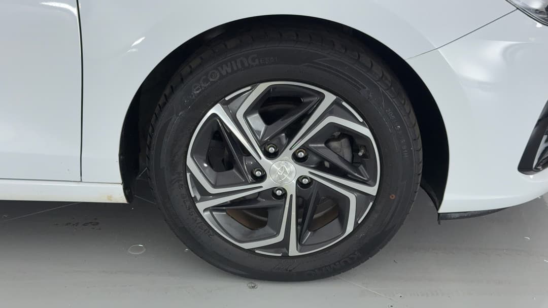2022 Hyundai i30 i30, Automatic, 57374 km, Right Front Wheel