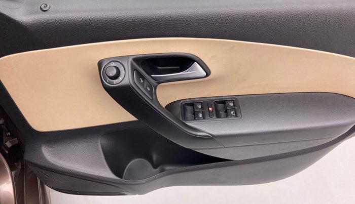 2017 Volkswagen Polo HIGHLINE1.2L PETROL, Petrol, Manual, 82,681 km, Driver Side Door Panels Control