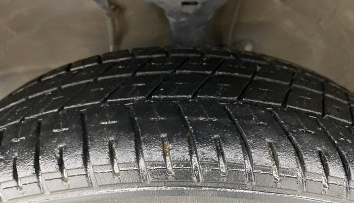 2017 Maruti Wagon R 1.0 VXI+ (O) MT, Petrol, Manual, 34,902 km, Left Front Tyre Tread