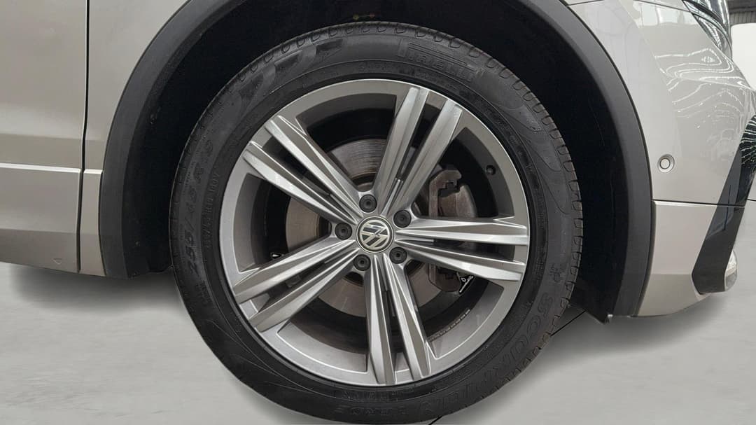 2019 Volkswagen Tiguan 132 Tsi R-line Edition, Automatic, 126463 km, Right Front Wheel