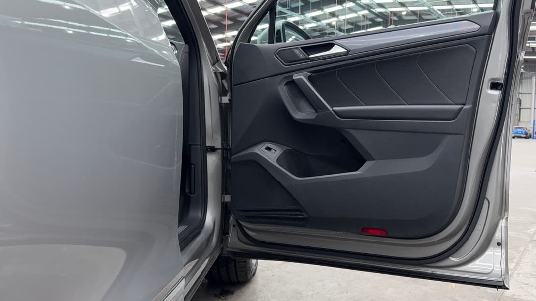 2019 Volkswagen Tiguan 132 Tsi R-line Edition, Automatic, 126463 km, Speaker View