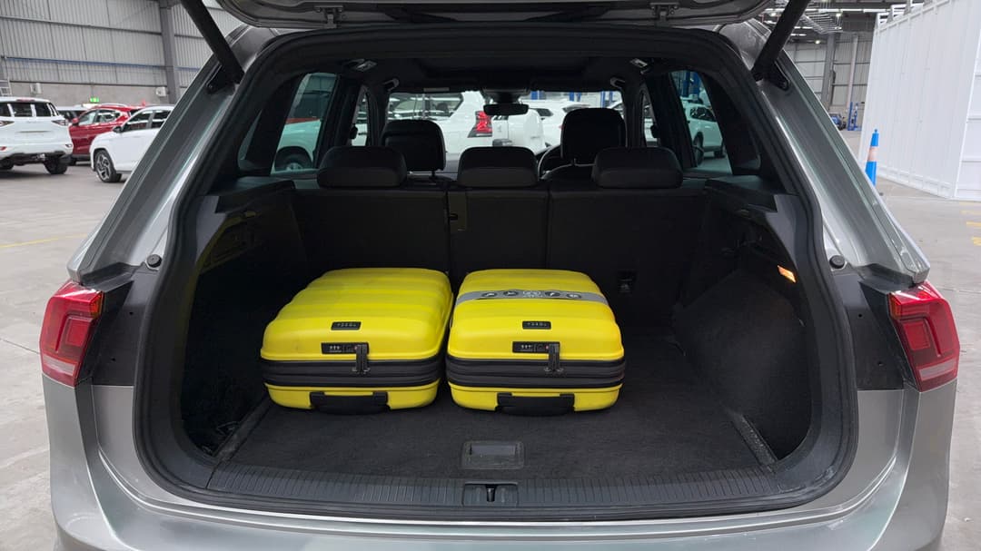 2019 Volkswagen Tiguan 132 Tsi R-line Edition, Automatic, 126463 km, Boot Inside View with Luggage