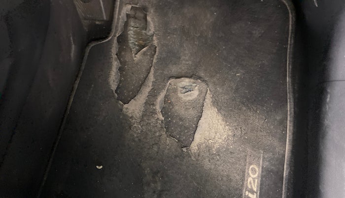 2016 Hyundai Elite i20 ASTA 1.2 (O), Petrol, Manual, 44,964 km, Flooring - Carpet is minor damage