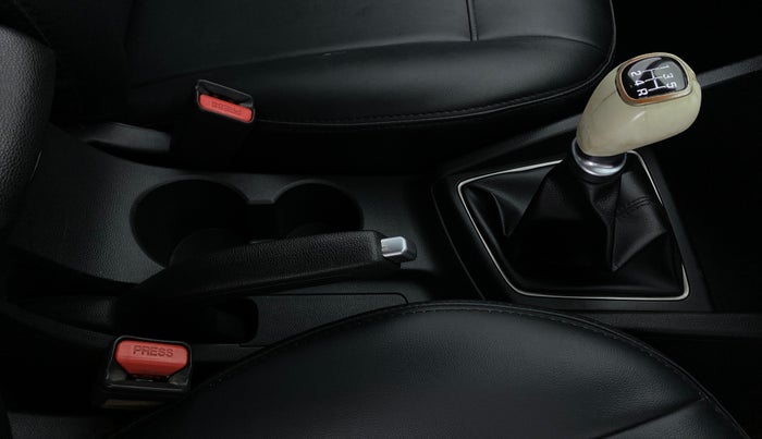 2016 Hyundai Elite i20 ASTA 1.2 (O), Petrol, Manual, 44,964 km, Gear Lever
