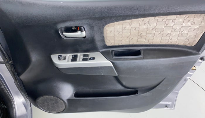 2016 Maruti Wagon R 1.0 VXI, Petrol, Manual, 58,476 km, Driver Side Door Panels Control