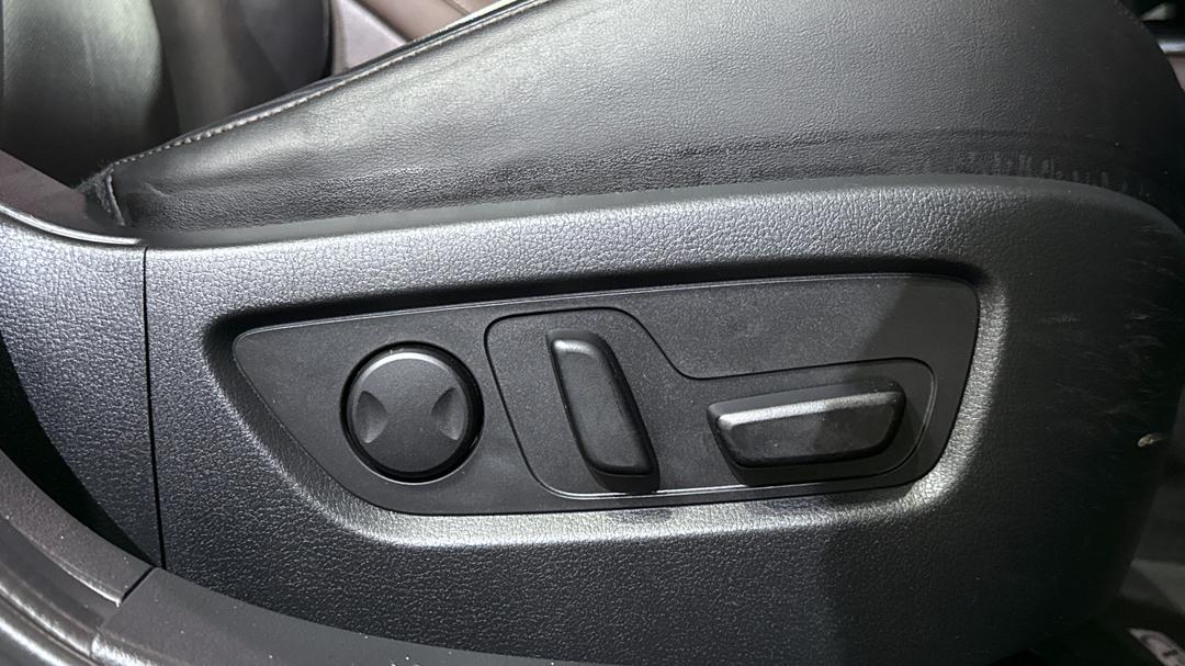 2020 Mazda CX-30 G25 Touring (FWD), Automatic, 69599 km, Drivers Side Adjustment Panel