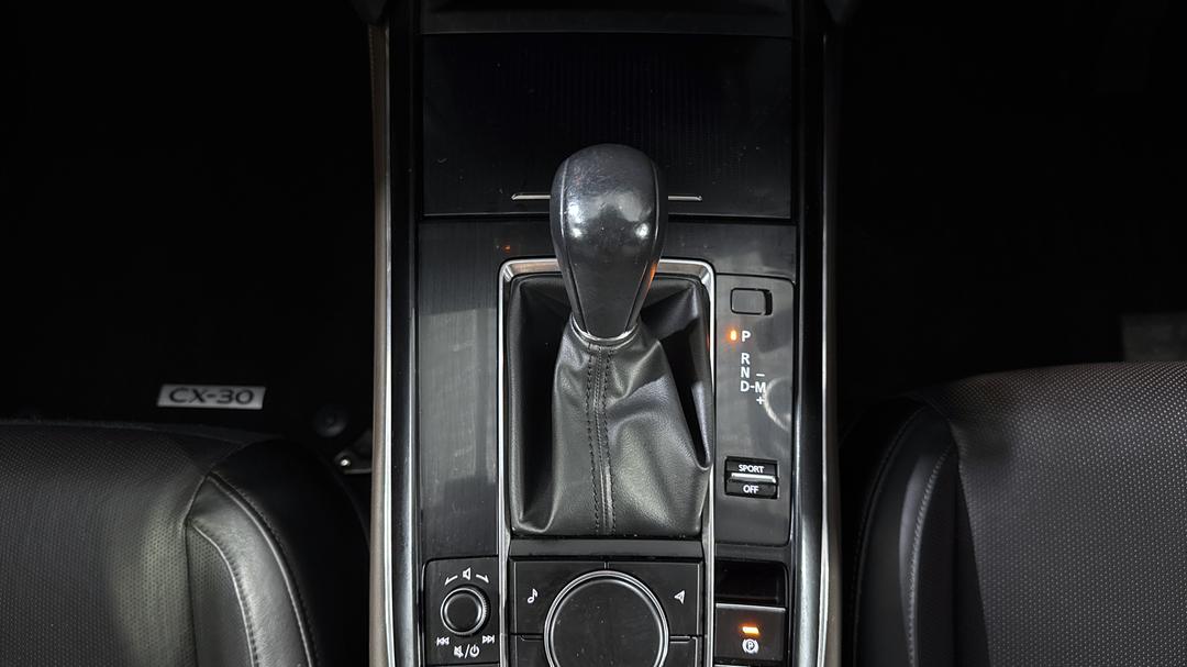 2020 Mazda CX-30 G25 Touring (FWD), Automatic, 69599 km, Gear Lever 