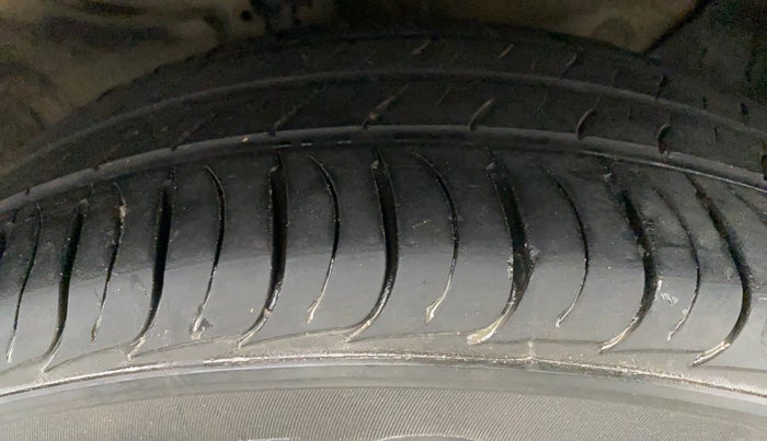 2019 KIA SELTOS HTK PLUS 1.5 PETROL, Petrol, Manual, 25,090 km, Right Front Tyre Tread