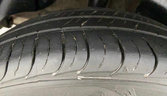2019 KIA SELTOS HTK PLUS 1.5 PETROL, Petrol, Manual, 25,090 km, Right Rear Tyre Tread